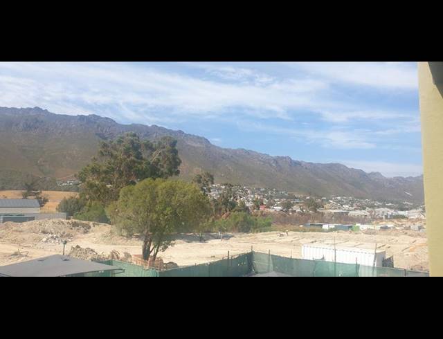 2 BEDROOM PROPERTY TO RENT IN GREENBAY ECO ESTATE